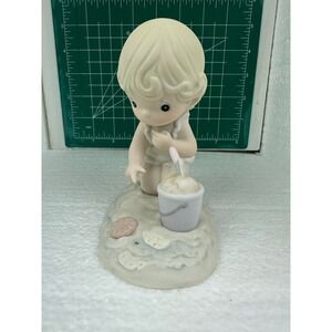 Precious‎ Moments His Little Treasure Figurine 1993 Members Only Boy Sand